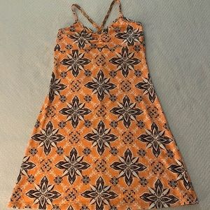 PrAna dress with criss cross straps and bralette inside.